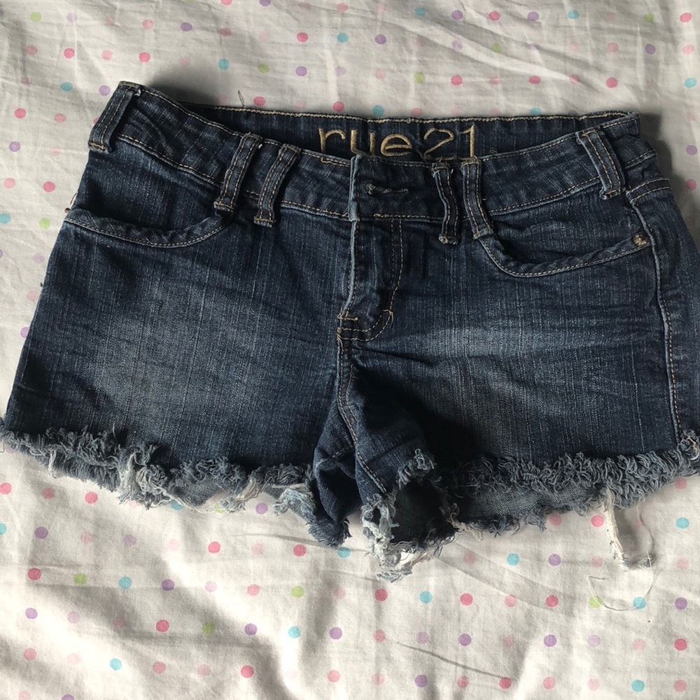 rue 21 shorts, with design on pockets. Size 5/6.